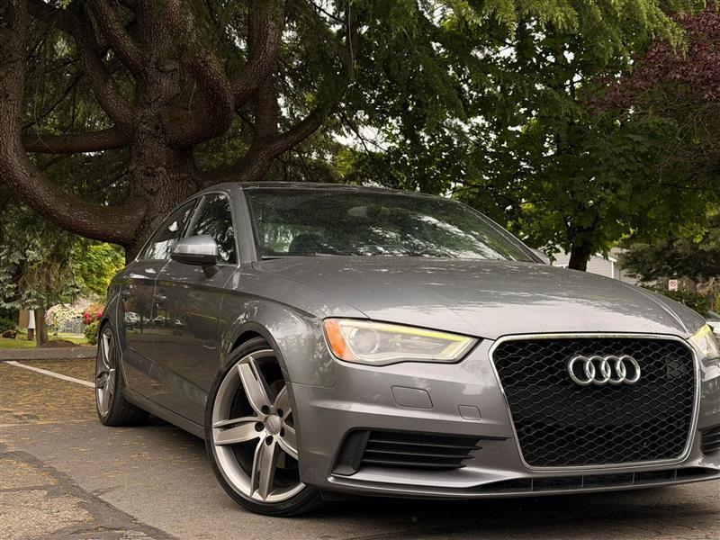 Audi A3 2.0T Premium Sedan quattro S tronic 2015