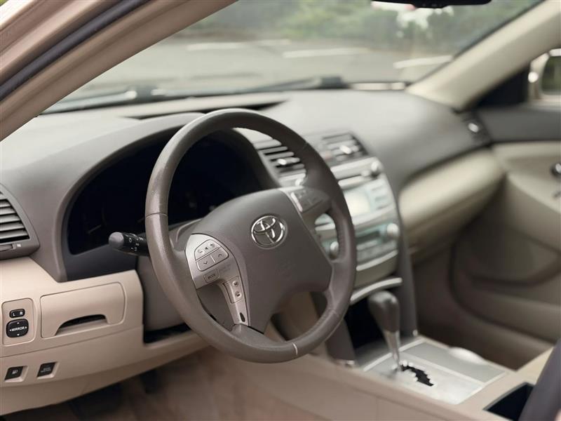 Toyota Camry Hybrid Sedan 2007