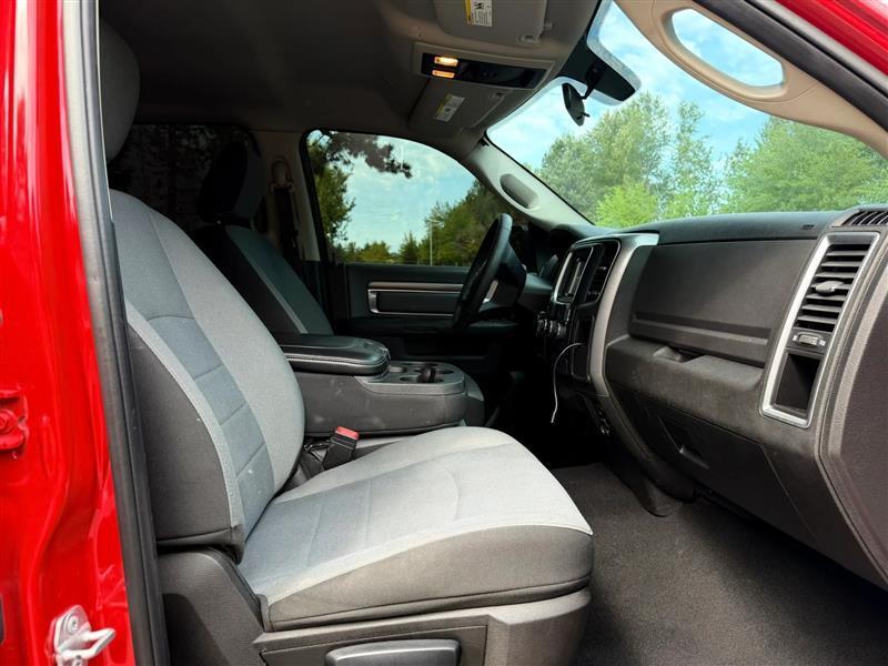 RAM 1500 Classic Tradesman Crew Cab SWB 2WD 2021