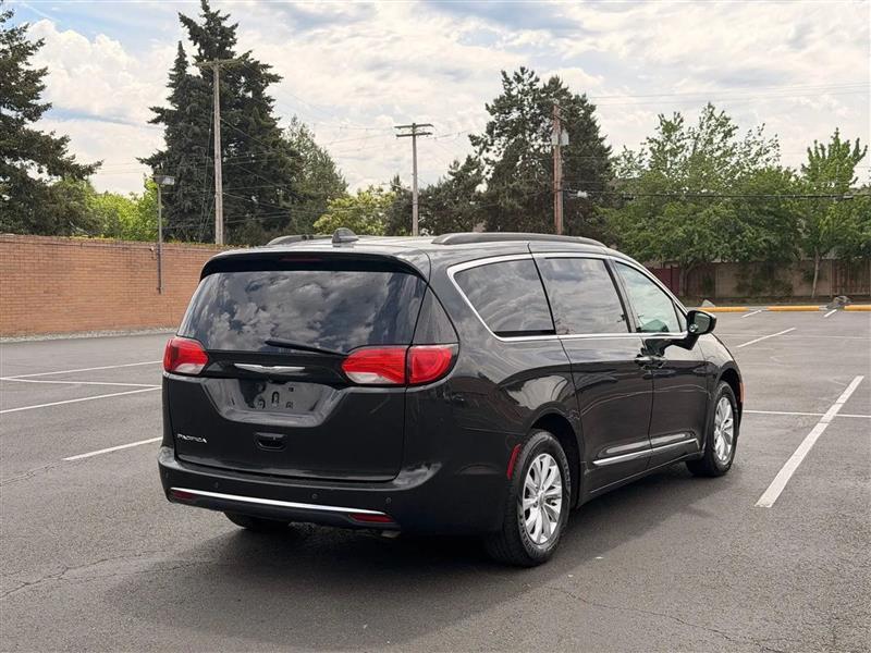 Chrysler Pacifica Touring-L 2017