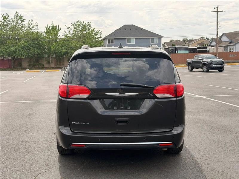 Chrysler Pacifica Touring-L 2017