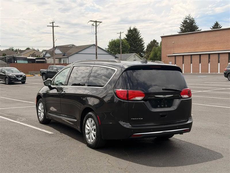 Chrysler Pacifica Touring-L 2017