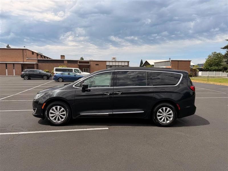 Chrysler Pacifica Touring-L 2017