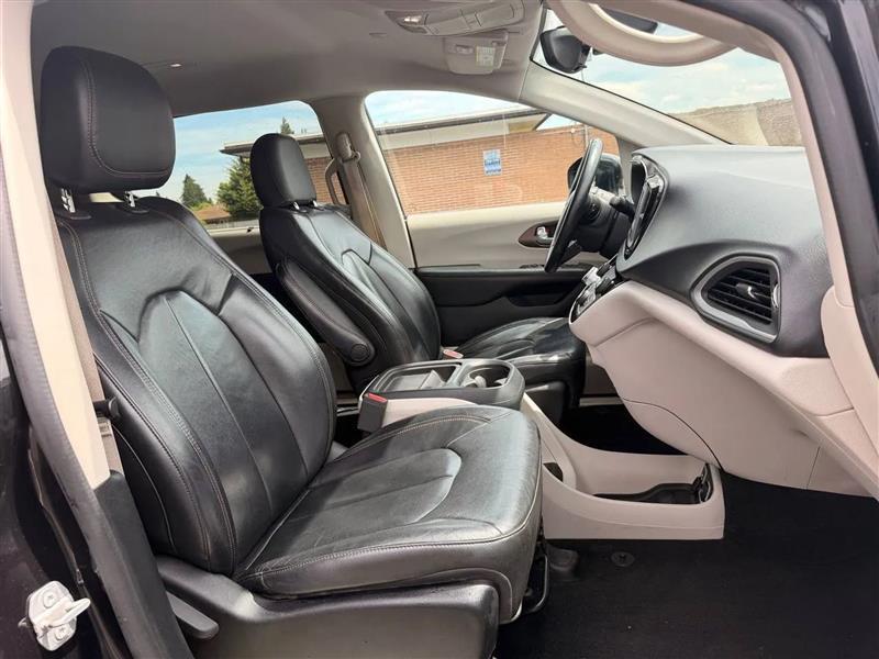 Chrysler Pacifica Touring-L 2017