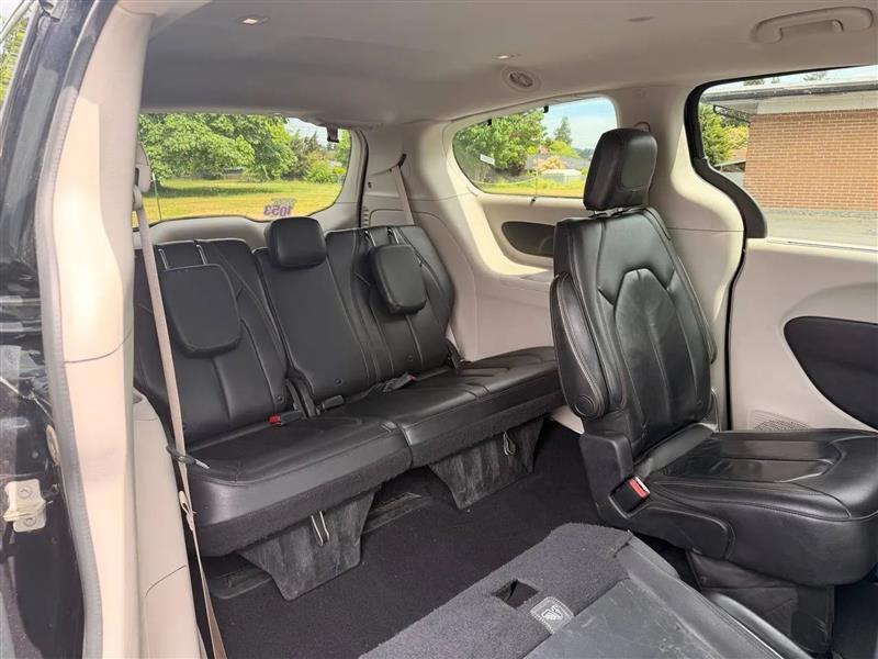 Chrysler Pacifica Touring-L 2017