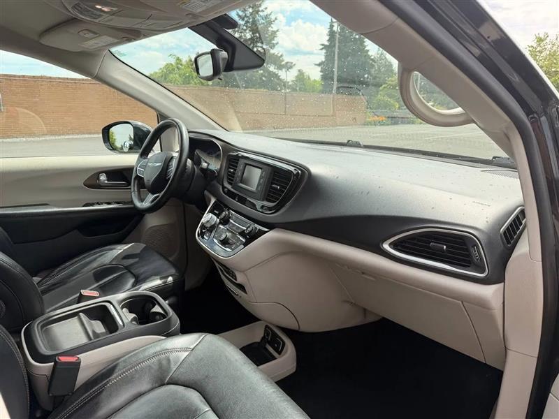 Chrysler Pacifica Touring-L 2017