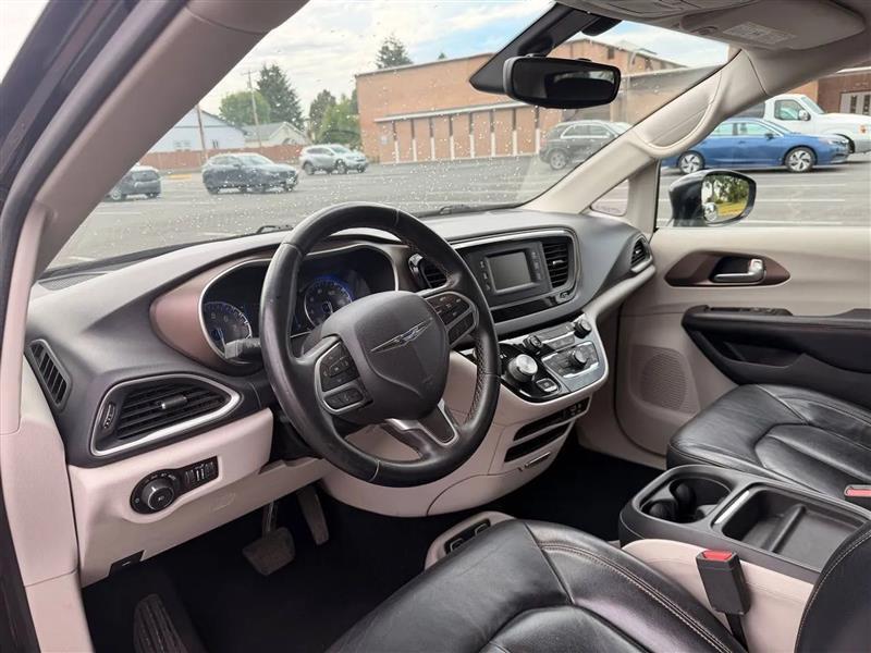 Chrysler Pacifica Touring-L 2017