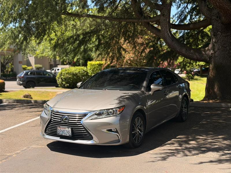 Lexus ES 350 Sedan 2016