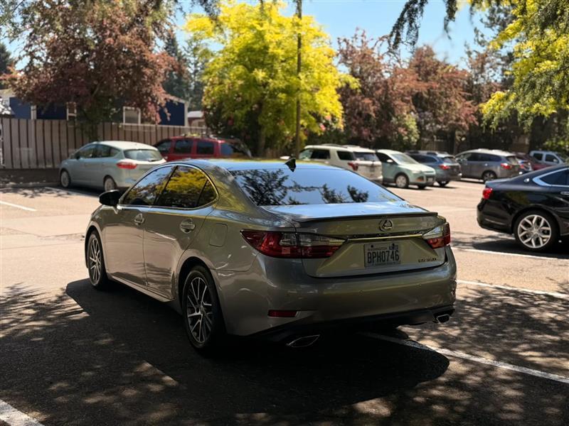 Lexus ES 350 Sedan 2016