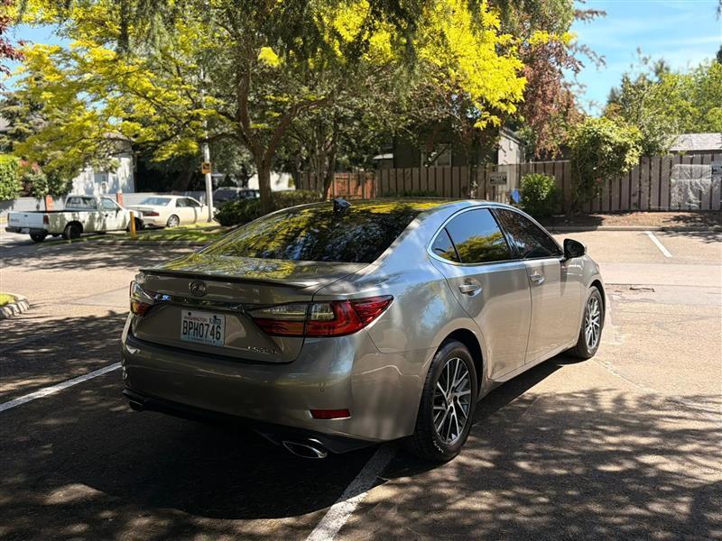 Lexus ES 350 Sedan 2016