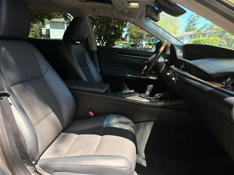 Lexus ES 350 Sedan 2016