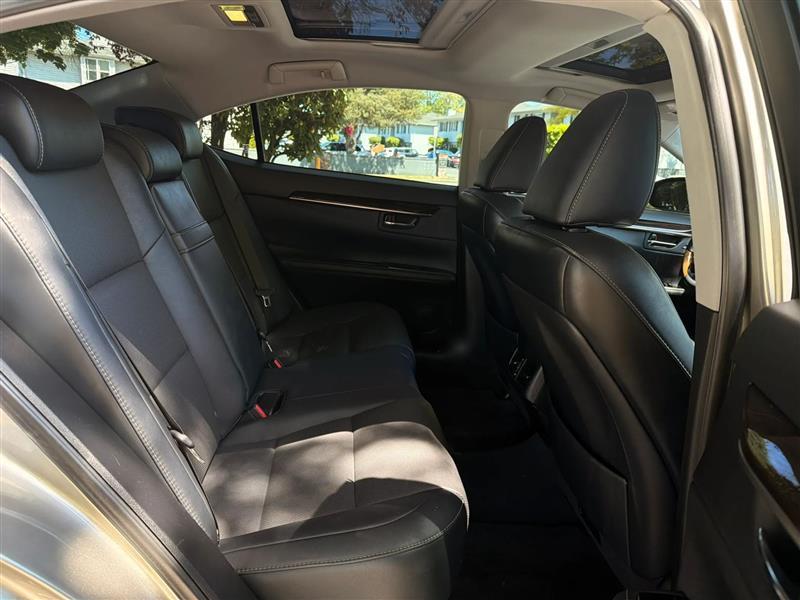Lexus ES 350 Sedan 2016