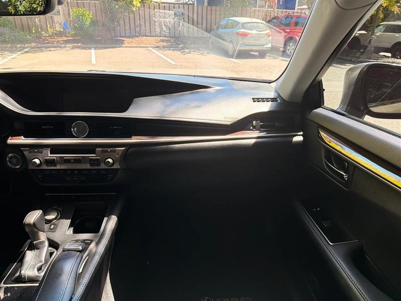 Lexus ES 350 Sedan 2016