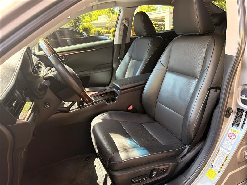 Lexus ES 350 Sedan 2016