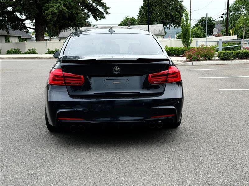 BMW 3-Series 330i SULEV Sedan 2017