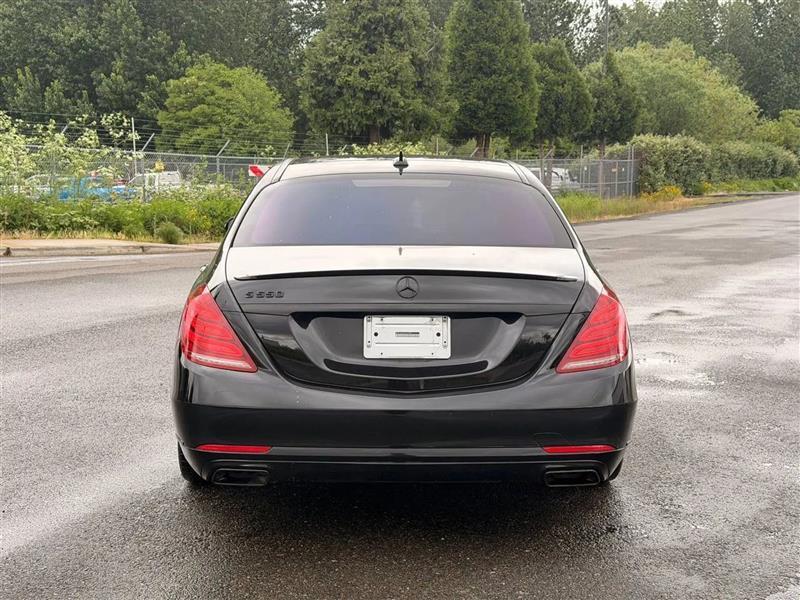 Mercedes-Benz S-Class S550 2015