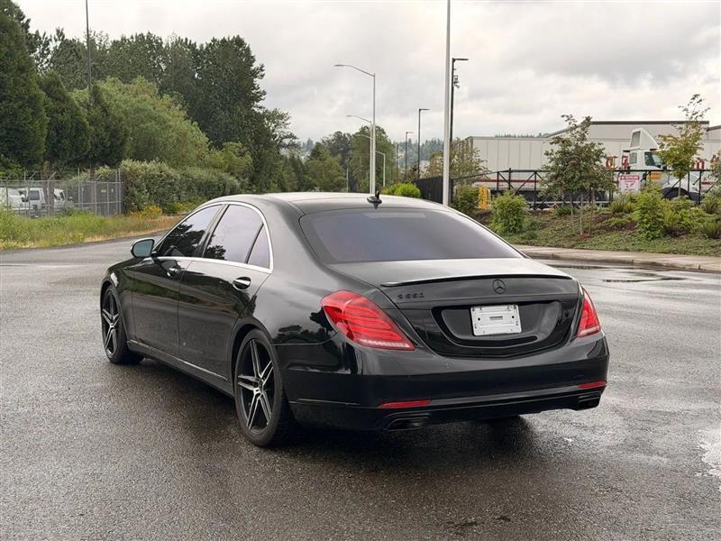 Mercedes-Benz S-Class S550 2015