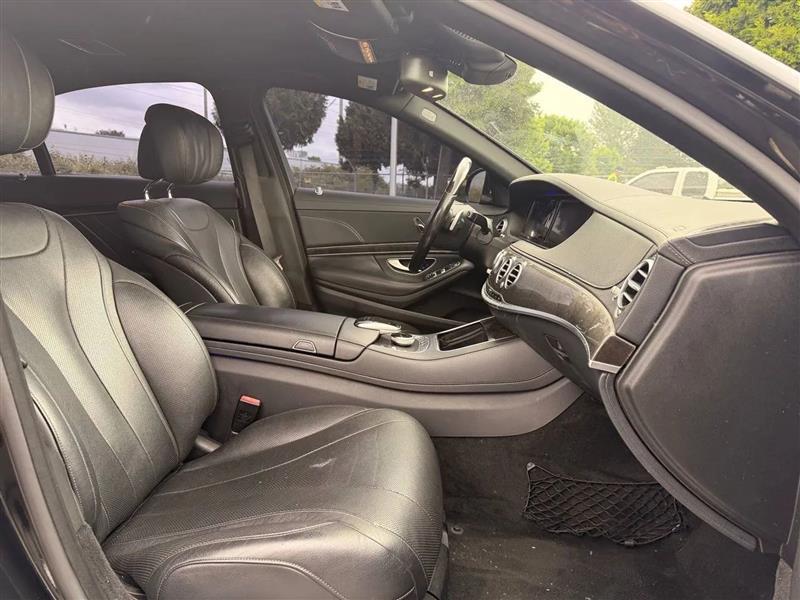 Mercedes-Benz S-Class S550 2015