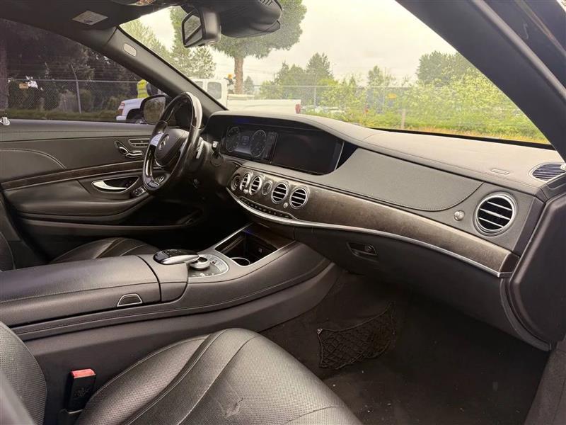 Mercedes-Benz S-Class S550 2015