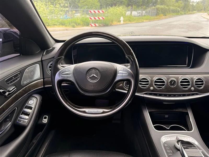 Mercedes-Benz S-Class S550 2015