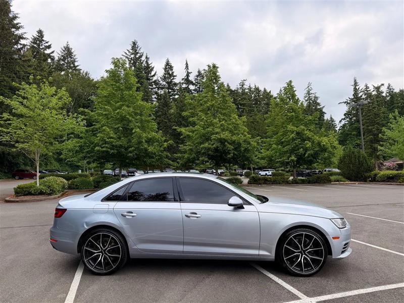 Audi A4 2.0T Premium quattro Sedan 2017