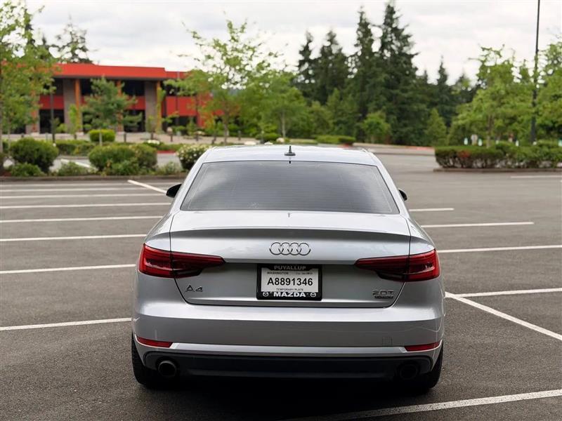 Audi A4 2.0T Premium quattro Sedan 2017