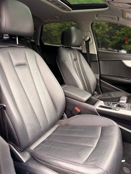 Audi A4 2.0T Premium quattro Sedan 2017