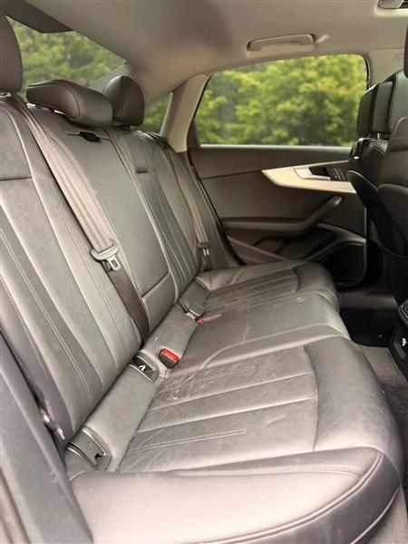 Audi A4 2.0T Premium quattro Sedan 2017