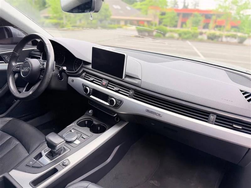 Audi A4 2.0T Premium quattro Sedan 2017