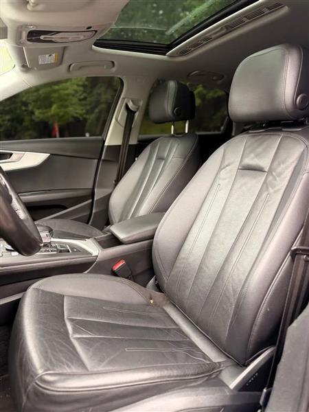 Audi A4 2.0T Premium quattro Sedan 2017