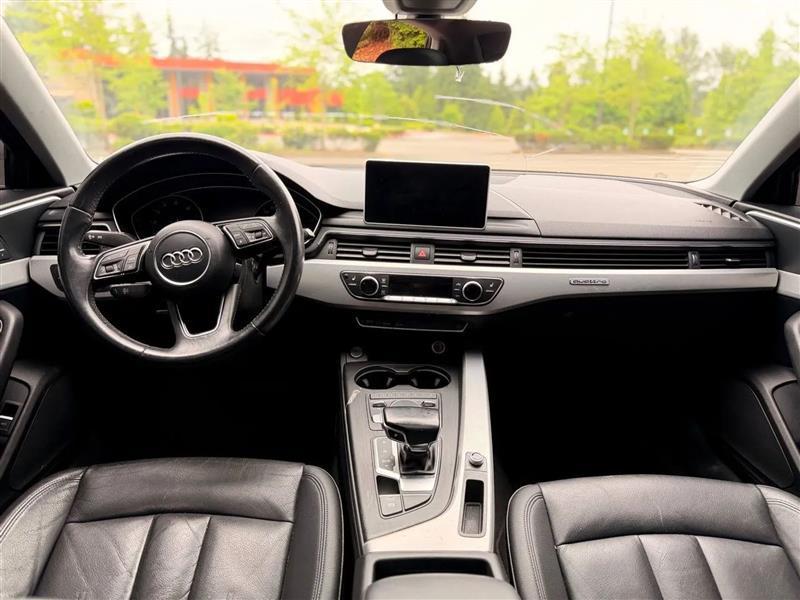 Audi A4 2.0T Premium quattro Sedan 2017