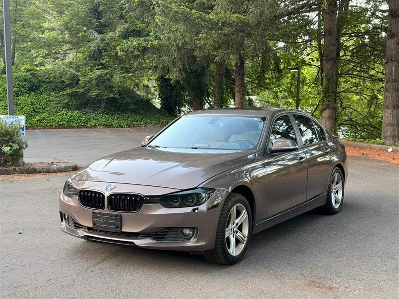 BMW 3-Series 328i xDrive Sedan 2013
