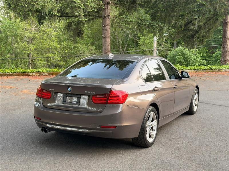 BMW 3-Series 328i xDrive Sedan 2013