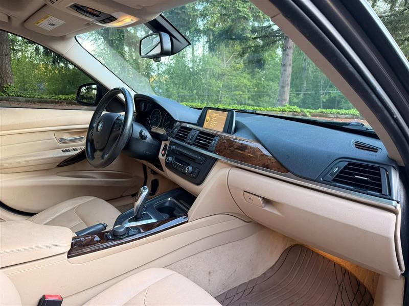 BMW 3-Series 328i xDrive Sedan 2013