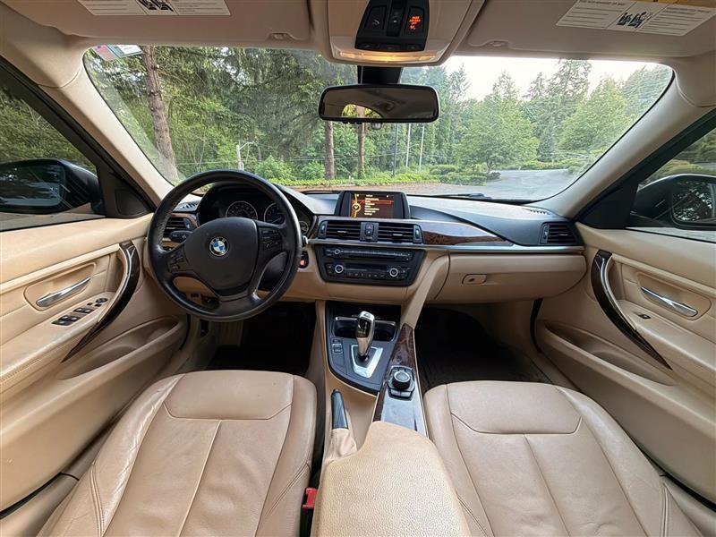 BMW 3-Series 328i xDrive Sedan 2013