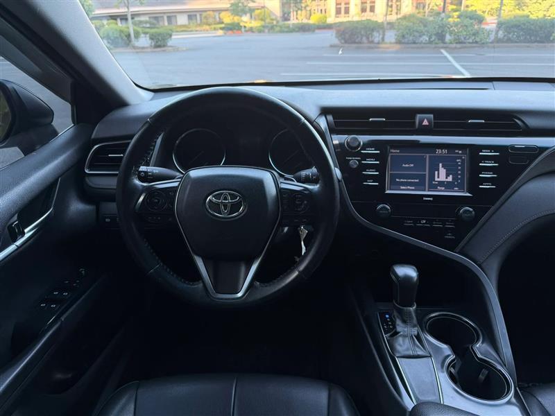 Toyota Camry SE 2020