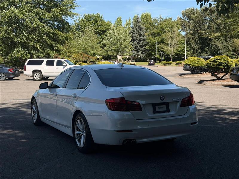 BMW 5-Series 528i 2014