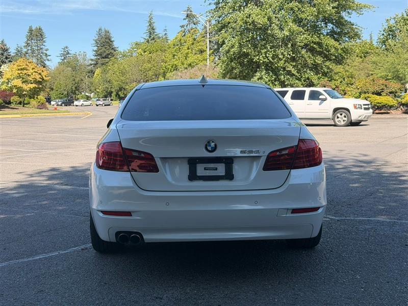 BMW 5-Series 528i 2014