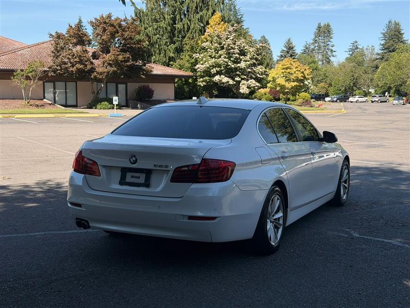 BMW 5-Series 528i 2014