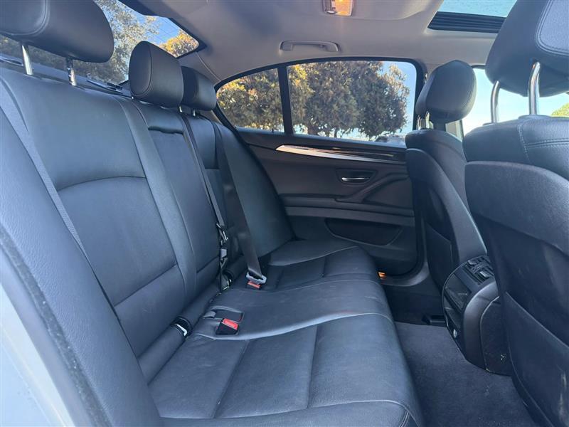 BMW 5-Series 528i 2014