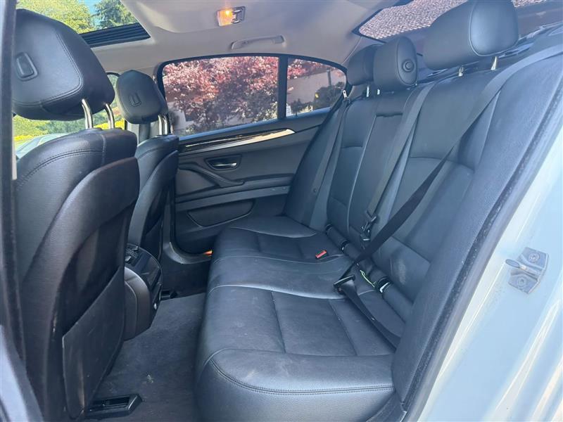 BMW 5-Series 528i 2014