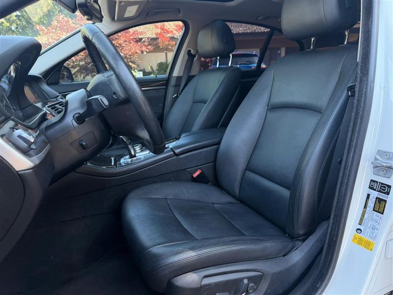 BMW 5-Series 528i 2014