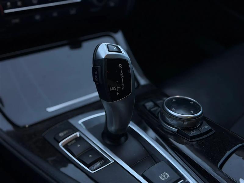 BMW 5-Series 528i 2014