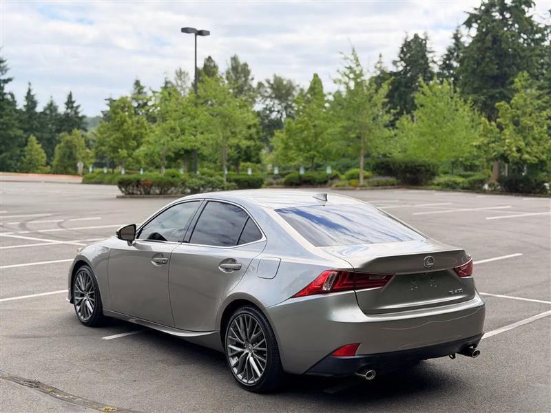 Lexus IS 250 RWD 2015