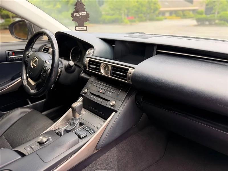 Lexus IS 250 RWD 2015