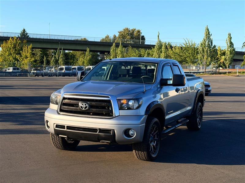Toyota Tundra Tundra-Grade Double Cab 4.6L 4WD 2013