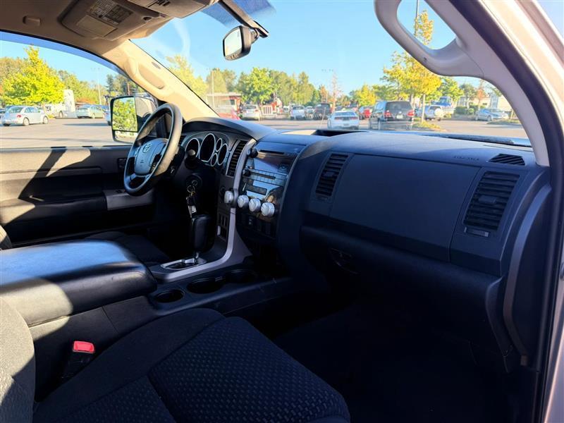 Toyota Tundra Tundra-Grade Double Cab 4.6L 4WD 2013