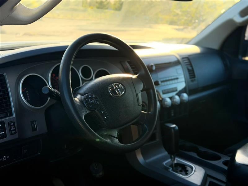 Toyota Tundra Tundra-Grade Double Cab 4.6L 4WD 2013