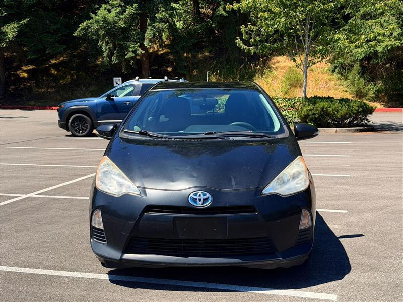 Toyota Prius c Two 2012