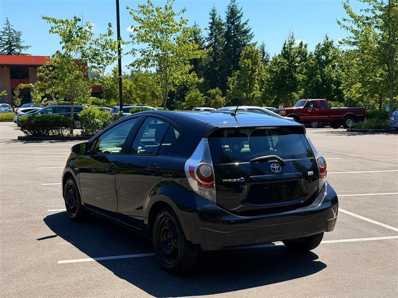 Toyota Prius c Two 2012